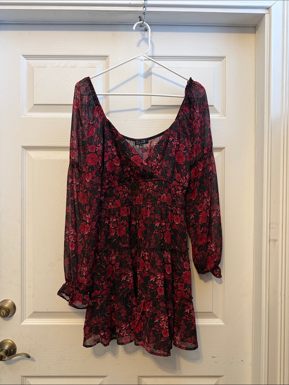 Trixxi Black Floral V-Neck Long Sleeve Mini Dress with Red Print